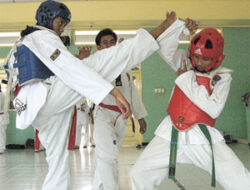 300 Taekwondoin Ikuti UKT