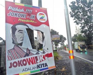 Baliho Jokowi Dirusak