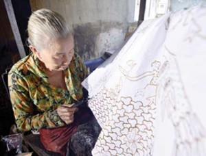 Perajin Batik Tradisional