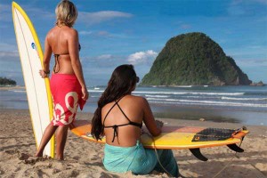 Surfing di Pulau Merah Akan Diikuti 20 Negara