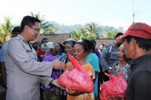 Police Chief Visits Remote TPS