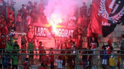 November, Persewangi vs Persebaya di Stadion Diponegoro