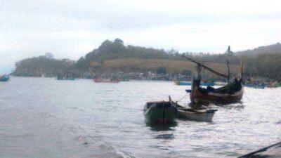 Perahu Terbalik, Nelayan Tewas