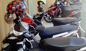 Dozens of BB motorbikes driving at the prosecutor's office