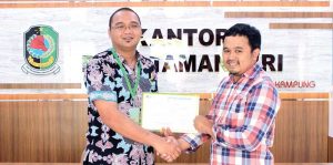 Tamansari Village Officials Receive Employment BPJS Cards