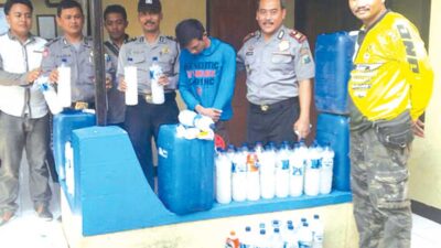 Srono Police raids Tuak seller's shop