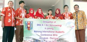 Five High School Students 1 Giri Fly to Thailand