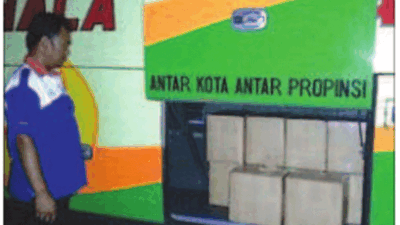 Bus Pahala Kencana Angkut Arak Bali