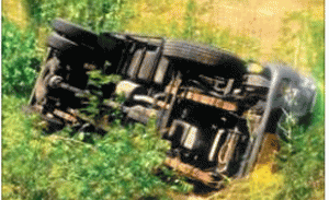 Avoid Collisions, Truck Carrying Packages Overturned