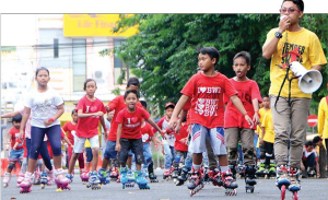 Anak-Anak Demam Main Sepatu Roda