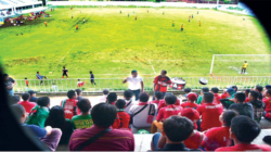 Suporter-Laros-Jenggirat-turut-menyaksikan-proses-seleksi-pemain-Persewangi-proyeksi-Liga-Nusantara-2017.