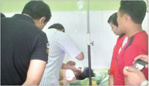 Faint, Three Demonstrators Undergo Treatment at the Health Center