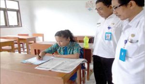 Lutfi Andriani, Single female student in Class VI SDN 3 Glagahagung