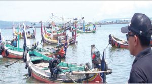 Bad weather, Muncar Fishermen Reluctant to Go to Sea