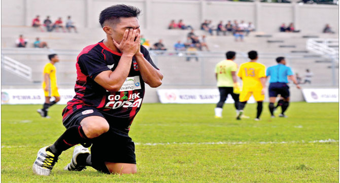 Tribun-selatan-dan-timur-Stadion-Diponegoro-tampak-sepi-saat-laga-uji-coba-yang-digelar-Persewangi-FC