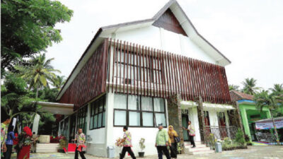7 Health Center Adopts Oseng Typical House Architecture