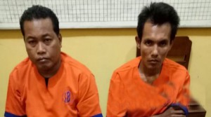 Gambling Before Iftar, Two Men Arrested by Police