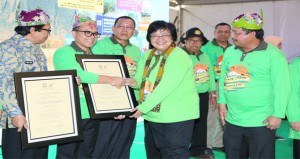 Regent Anas Receives Blambangan Biosphere Reserve Charter from the Ministry of Environment and Forestry