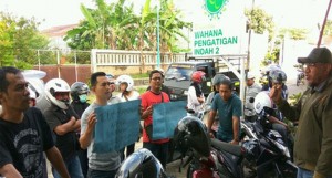 Tuntut Fasum, 4 Warga Perumahan WPI 1 Rogojampi Malah Diperiksa Polisi