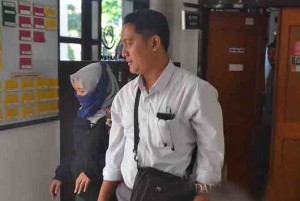 Korupsi Dana Hibah, Dua Anggota Panwas Ditahan