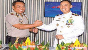 HUT TNI ke-72, Dandim dan Danlanal Dikado Tumpeng
