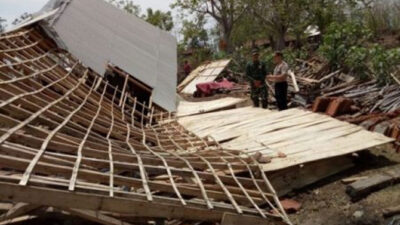 A tornado damaged seven residents' houses in Wongsorejo