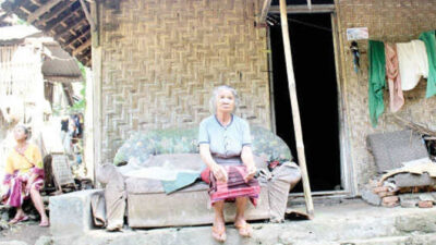 Hidup Sebatang Kara, Janda 98 Tahun Ini Butuh Bantuan