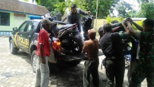 Dua Motor “Adu Moncong”, Seorang Pelajar Patah Tulang Hidung