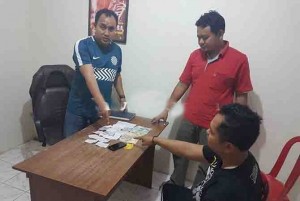 Selling Togel, Youth from Muncar Arrested by Police