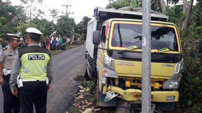 Truck Crash, Motorcycle rider from Gambiran Dies