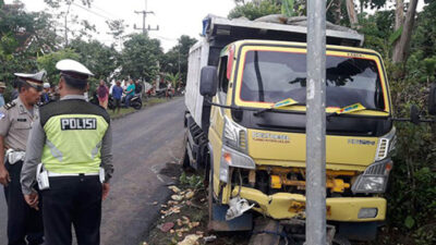 Tabrak Truk, Pengendara Motor asal Gambiran Meninggal