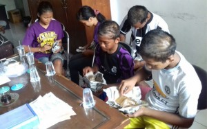 Banyuwangi Satpol PP Alert Team Secure 7 Punk kids in Taman Tirtawangi