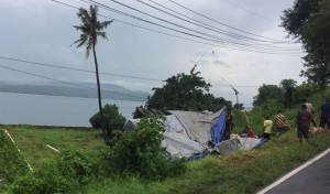 Truk Muatan Minyak Goreng Terguling di Watudodol