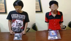 Two Koplo Pill Dealers From Muncar Arrested by Police