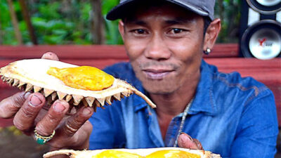 Durian Merah dan Oranye Banyuwangi Diburu Wisatawan