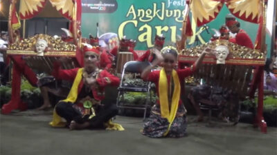 The Banyuwangi Regional Government held the Students' Angklung Caruk Festival