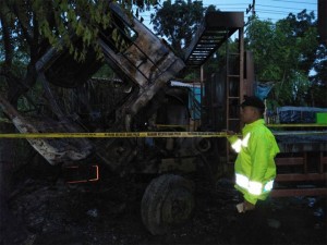 Diduga Korsleting Listrik, Truk Ludes Terbakar di Kalipuro