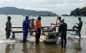 Pencarian Nelayan Hilang di Perairan Rajegwesi Terkendala Cuaca Buruk