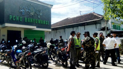 Thousands of NU masses and Banser attend the trial on the case of humiliation of the Kyai