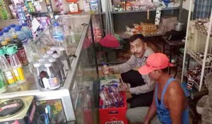 Police Raid Liquor Stalls