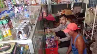 Police Raid Liquor Stalls