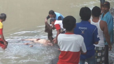 Up in arms! Warga Kebaman Temukan Jasad Pria Mengapung di Sungai