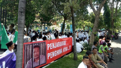 Turun ke Jalan, Warga NU Kecam Sikap Yunus