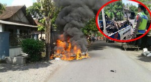 Adu Moncong, Dua Motor Hangus Terbakar