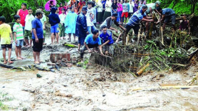 Hujan Deras di Lereng Ijen, Sungai Meluap Akibatkan Jembatan Putus dan Rumah Terendam