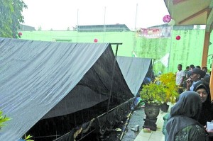 Diterjang Hujan Deras dan Angin Kencang, Tenda PTSL di Desa Jajag Ambruk