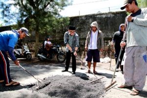 Jalan Sering Rusak, Ini Langkah Bupati Anas