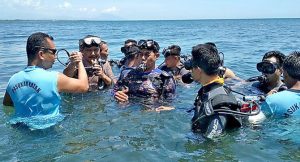 Polres Banyuwangi & Kopaska TNI AL Latihan Selam Bersama