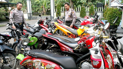 Netted Raid, Dozens of non-standard motorbikes are put in cages