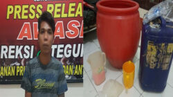 Andi-Setiawan-Warga-Desa-Sumberberas-Kecamatan-Muncar-Jual-Miras-Jenis-Tuak